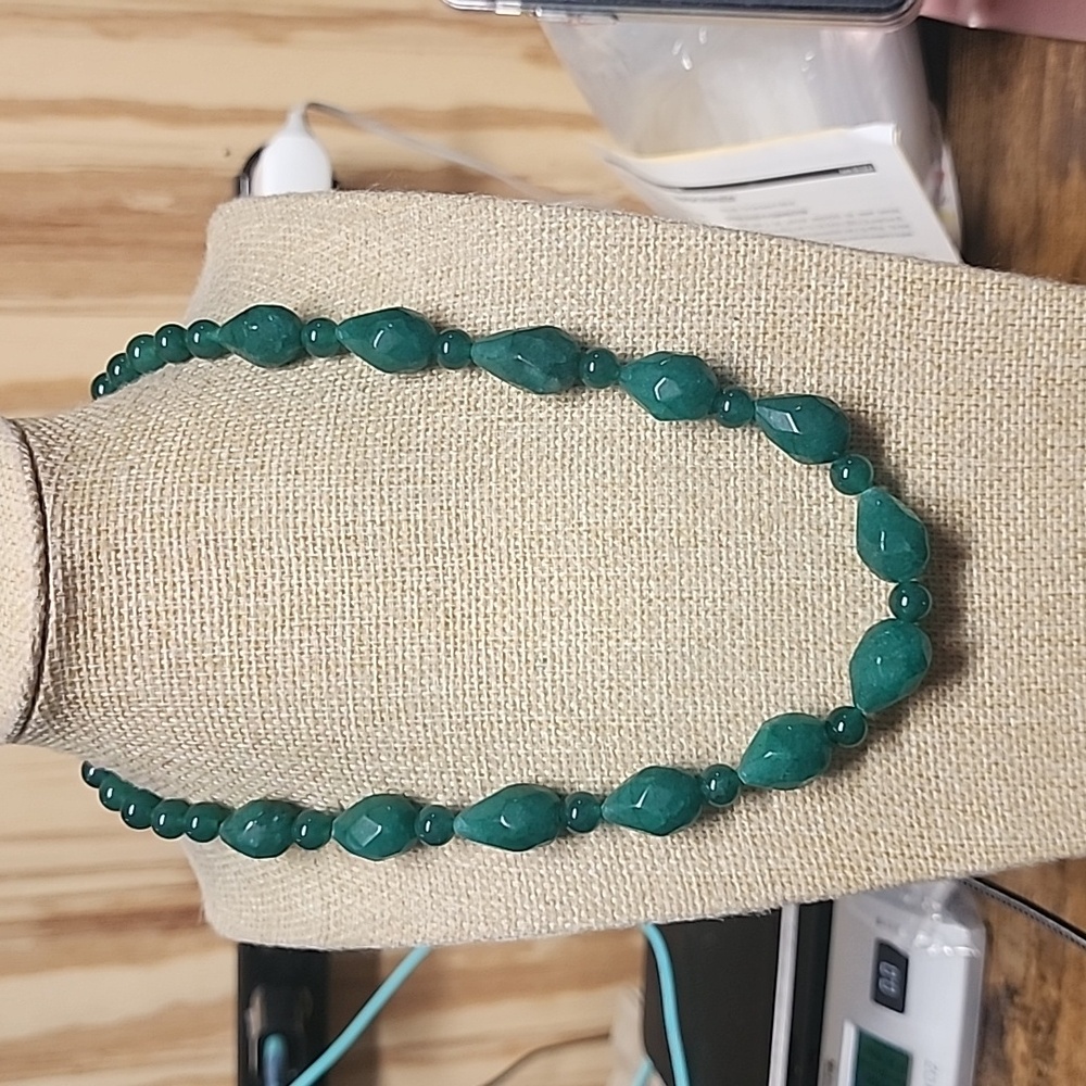 Teardrops of Jealousy 18-inch Emerald Green Necklace Artisan Aprilsplace - Picture 2 of 12